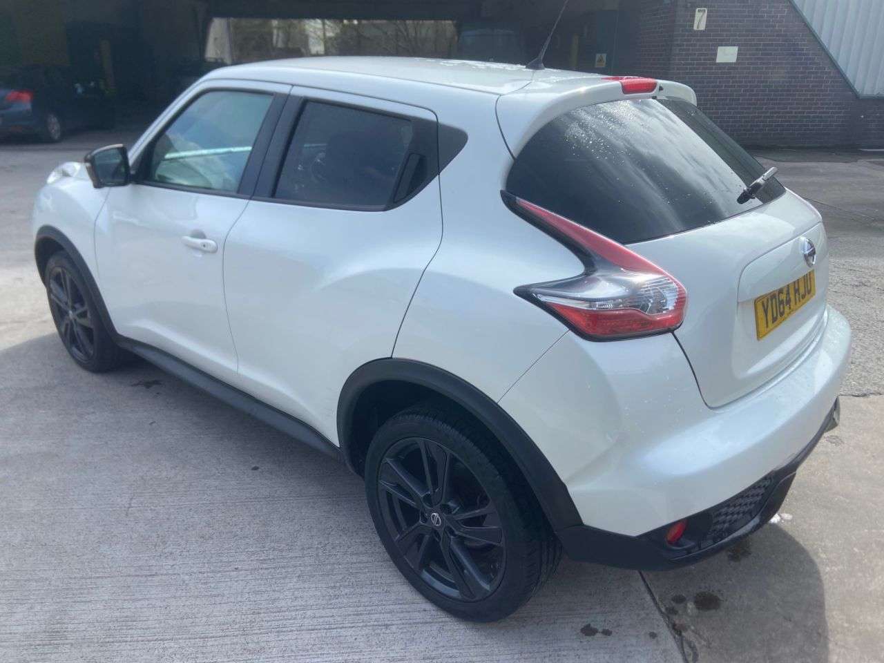 A 2014 NISSAN JUKE 1.2 DIG-T Tekna SUV 5dr Petrol Manual Euro 5 (s/s) Euro 5 (115 ps) A 2014 NISSAN JUKE 1.2 DIG-T Tekna SUV 5dr Petrol Manual Euro 5 (s/s) Euro 5 (115 ps)