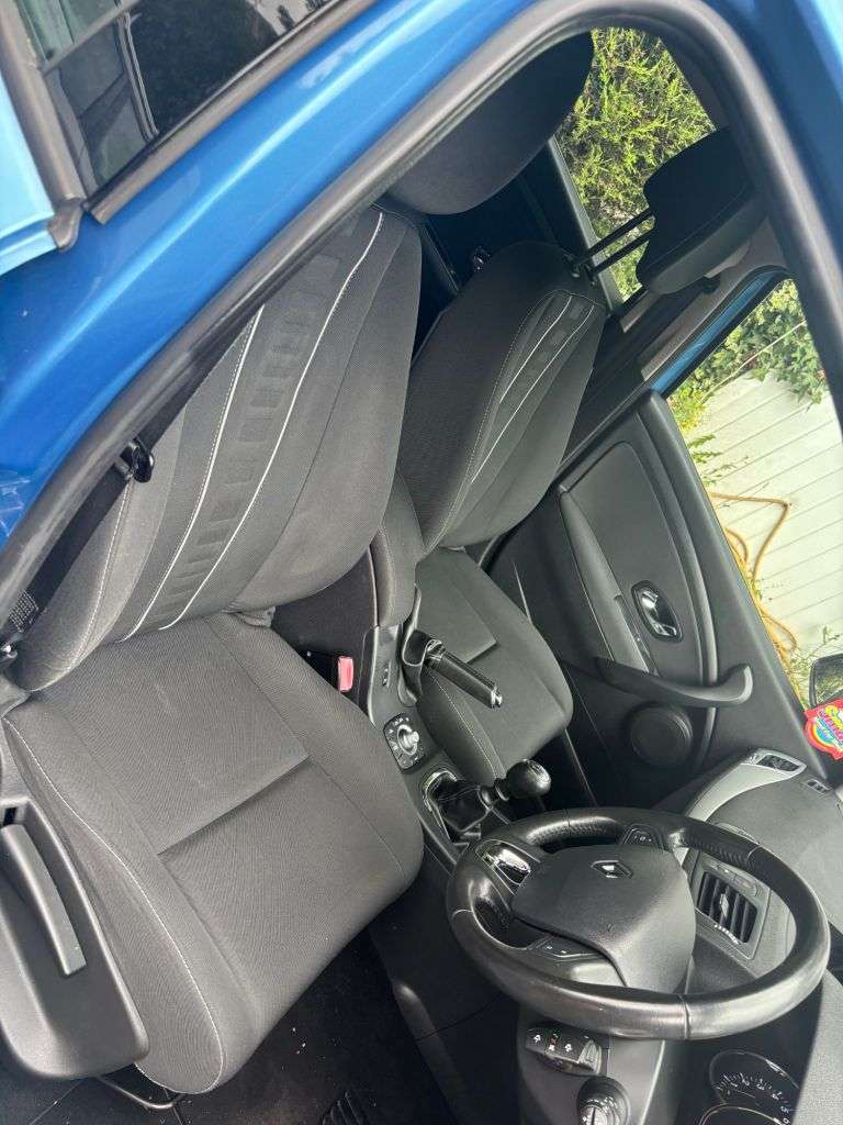 A 2014 RENAULT MEGANE 1.6 VVT Dynamique TomTom Hatchback 5dr Petrol Manual Euro 5 (110 ps) A 2014 RENAULT MEGANE 1.6 VVT Dynamique TomTom Hatchback 5dr Petrol Manual Euro 5 (110 ps)