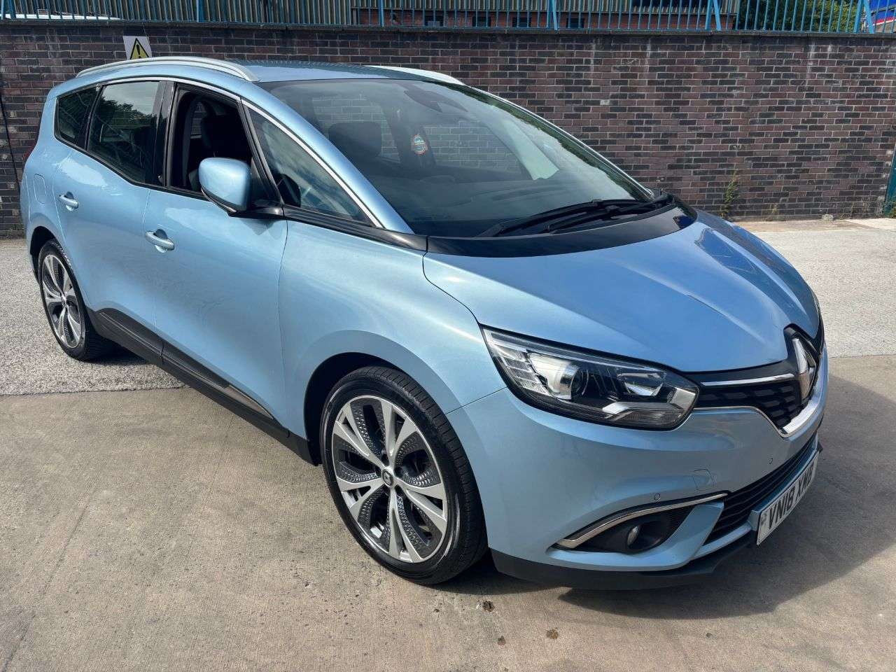 A 2018 RENAULT GRAND SCENIC 1.6 dCi Dynamique Nav MPV 5dr Diesel Manual Euro 6 (s/s) (130 ps) A 2018 RENAULT GRAND SCENIC 1.6 dCi Dynamique Nav MPV 5dr Diesel Manual Euro 6 (s/s) (130 ps)