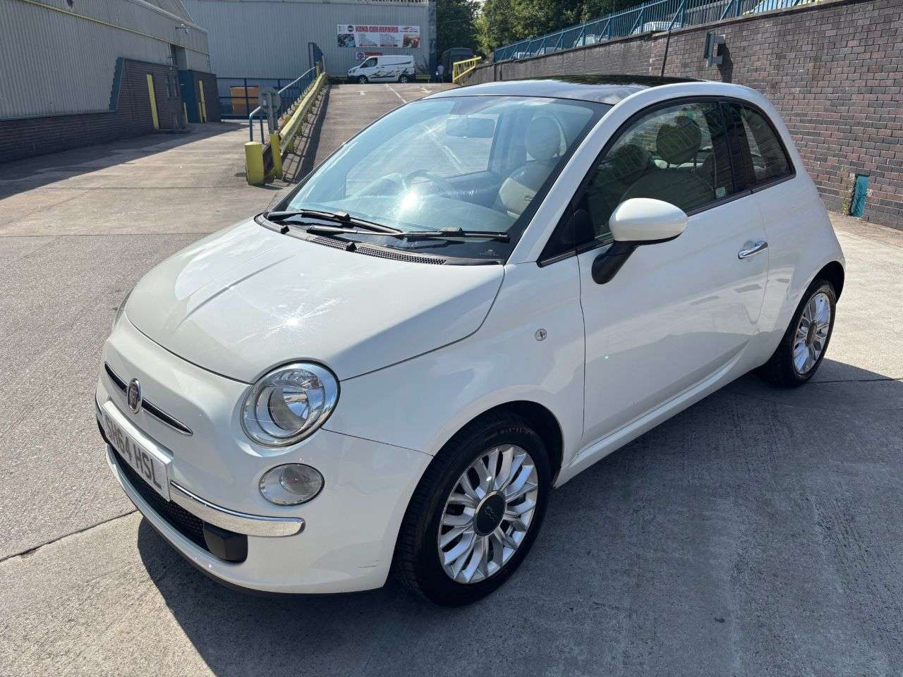 A 2014 FIAT 500 1.2 Lounge Hatchback 3dr Petrol Manual Euro 6 (s/s) (69 bhp) A 2014 FIAT 500 1.2 Lounge Hatchback 3dr Petrol Manual Euro 6 (s/s) (69 bhp)