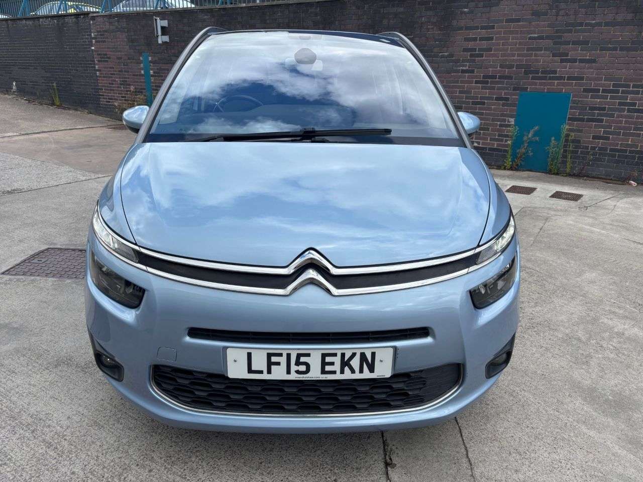 A 2015 CITROEN GRAND C4 PICASSO 1.6 e-HDi Exclusive MPV 5dr Diesel ETG6 Euro 5 (s/s) (115 ps) A 2015 CITROEN GRAND C4 PICASSO 1.6 e-HDi Exclusive MPV 5dr Diesel ETG6 Euro 5 (s/s) (115 ps)