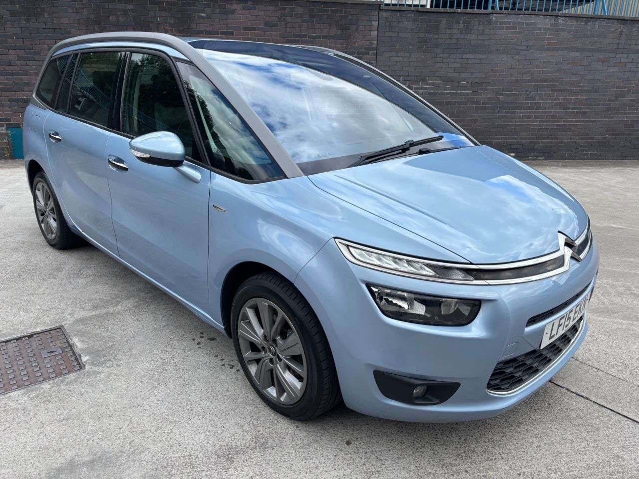 A 2015 CITROEN GRAND C4 PICASSO 1.6 e-HDi Exclusive MPV 5dr Diesel ETG6 Euro 5 (s/s) (115 ps) A 2015 CITROEN GRAND C4 PICASSO 1.6 e-HDi Exclusive MPV 5dr Diesel ETG6 Euro 5 (s/s) (115 ps)