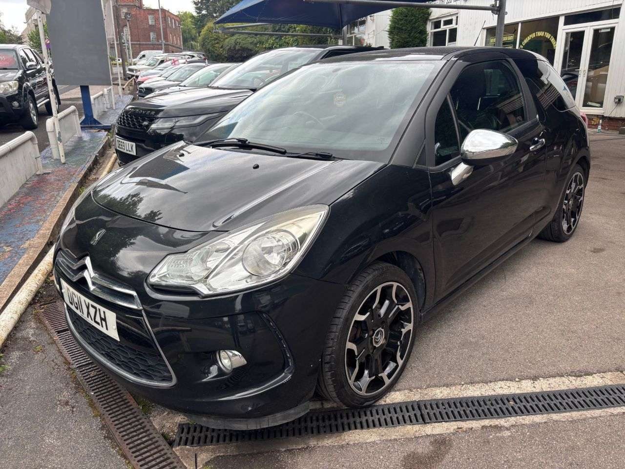 A 2011 CITROEN DS3 1.6 VTi White Hatchback 3dr Petrol Manual Euro 5 (120 ps) A 2011 CITROEN DS3 1.6 VTi White Hatchback 3dr Petrol Manual Euro 5 (120 ps)
