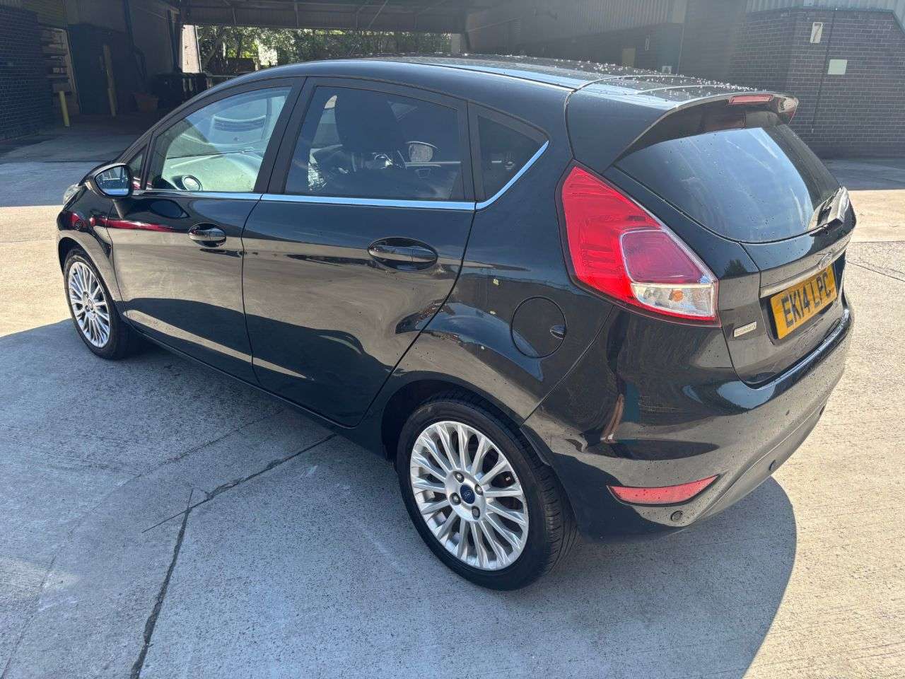 A 2014 FORD FIESTA 1.0T EcoBoost Titanium Hatchback 5dr Petrol Powershift Euro 5 (100 ps) A 2014 FORD FIESTA 1.0T EcoBoost Titanium Hatchback 5dr Petrol Powershift Euro 5 (100 ps)