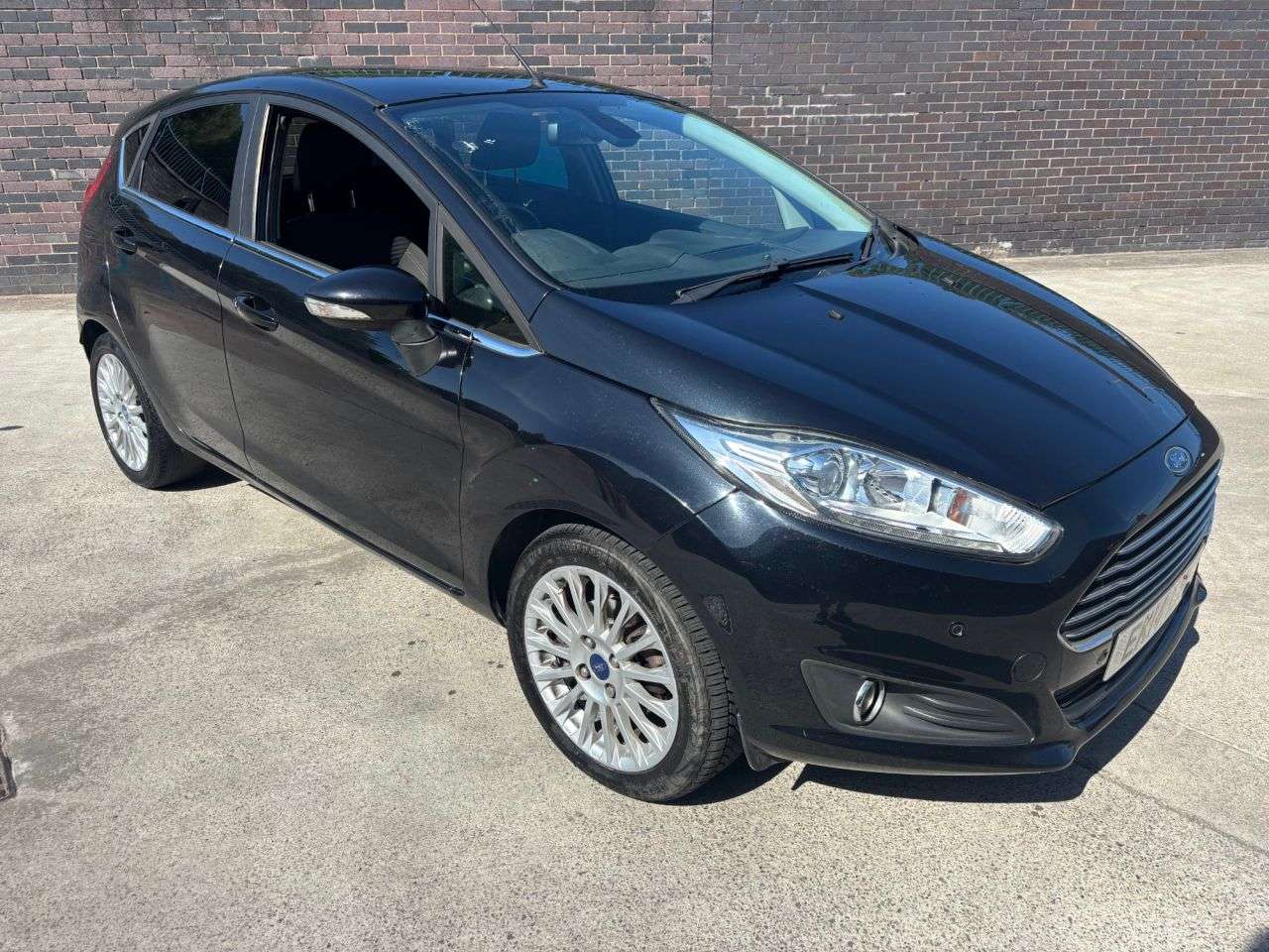 A 2014 FORD FIESTA 1.0T EcoBoost Titanium Hatchback 5dr Petrol Powershift Euro 5 (100 ps) A 2014 FORD FIESTA 1.0T EcoBoost Titanium Hatchback 5dr Petrol Powershift Euro 5 (100 ps)