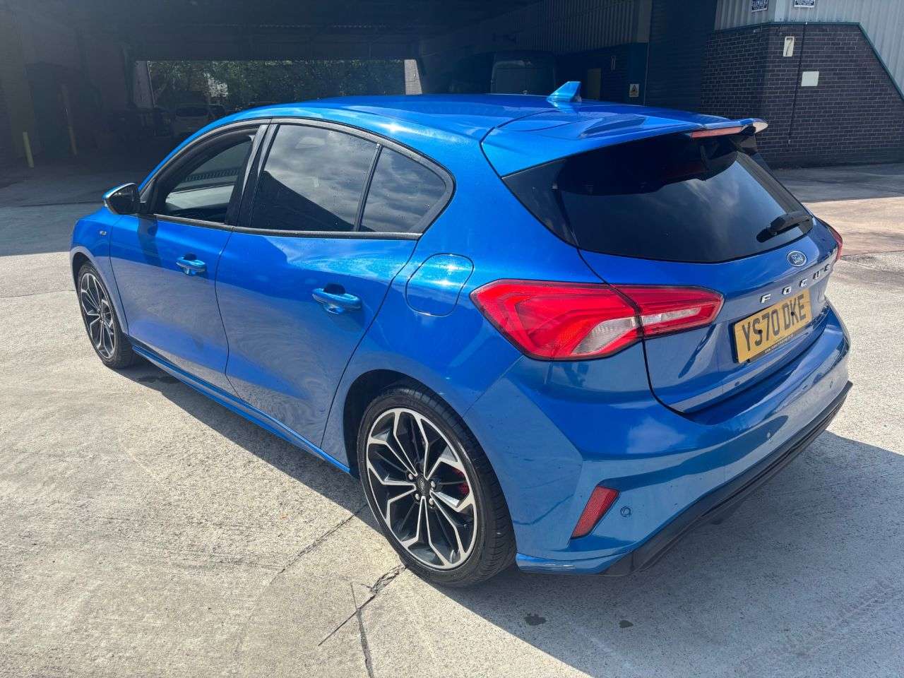 A 2020 FORD FOCUS 1.0T EcoBoost MHEV ST-Line X Edition Hatchback 5dr Petrol Manual Euro 6 (s/ A 2020 FORD FOCUS 1.0T EcoBoost MHEV ST-Line X Edition Hatchback 5dr Petrol Manual Euro 6 (s/