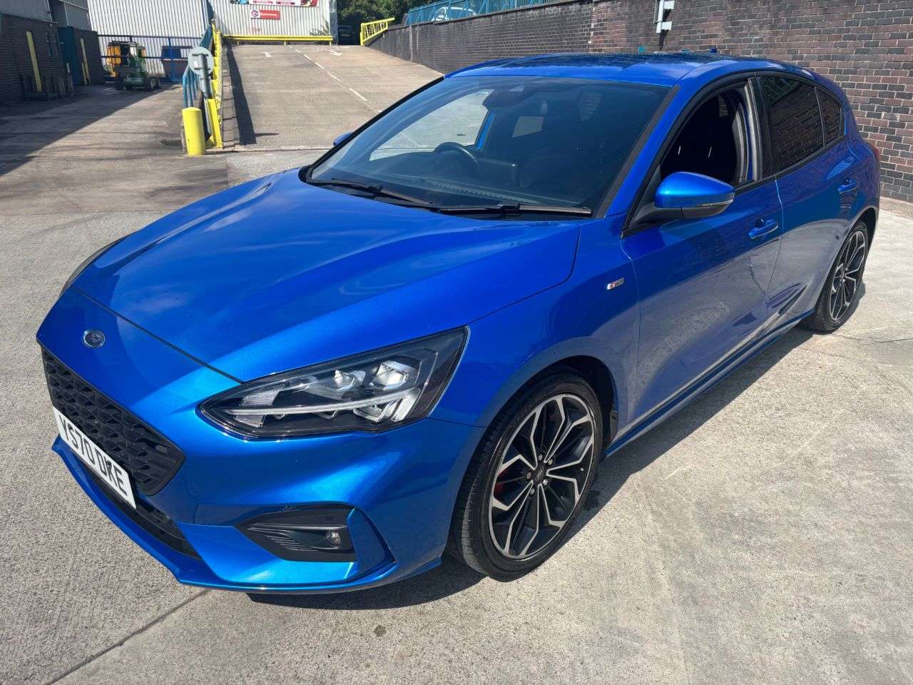 A 2020 FORD FOCUS 1.0T EcoBoost MHEV ST-Line X Edition Hatchback 5dr Petrol Manual Euro 6 (s/ A 2020 FORD FOCUS 1.0T EcoBoost MHEV ST-Line X Edition Hatchback 5dr Petrol Manual Euro 6 (s/