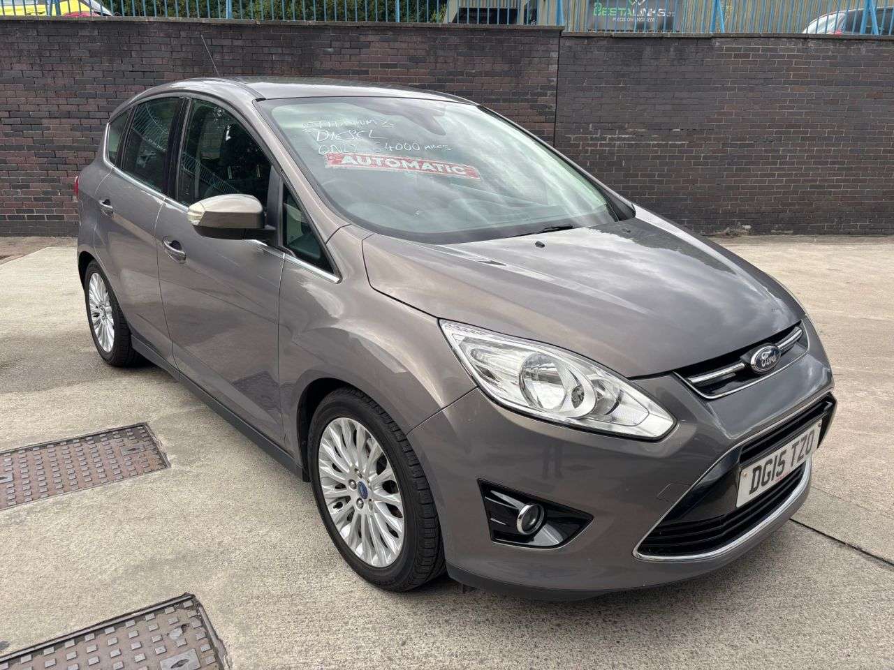 A 2015 FORD C-MAX 2.0 TDCi Titanium MPV 5dr Diesel Powershift Euro 5 (140 ps) A 2015 FORD C-MAX 2.0 TDCi Titanium MPV 5dr Diesel Powershift Euro 5 (140 ps)