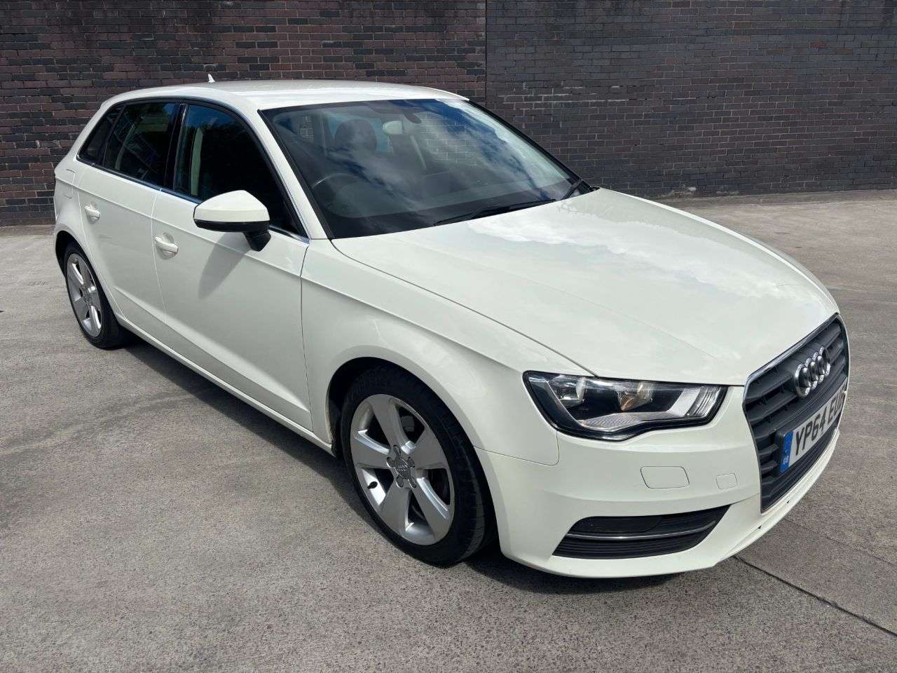 A 2014 AUDI A3 2.0 TDI Sport Sportback 5dr Diesel S Tronic Euro 6 (s/s) (150 ps) A 2014 AUDI A3 2.0 TDI Sport Sportback 5dr Diesel S Tronic Euro 6 (s/s) (150 ps)