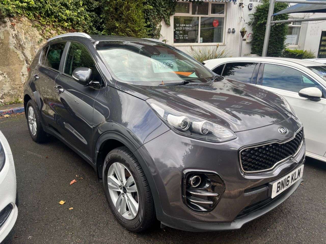 A 2016 KIA SPORTAGE 1.6 GDi 2 SUV 5dr Petrol Manual Euro 6 (s/s) (130 bhp) A 2016 KIA SPORTAGE 1.6 GDi 2 SUV 5dr Petrol Manual Euro 6 (s/s) (130 bhp)