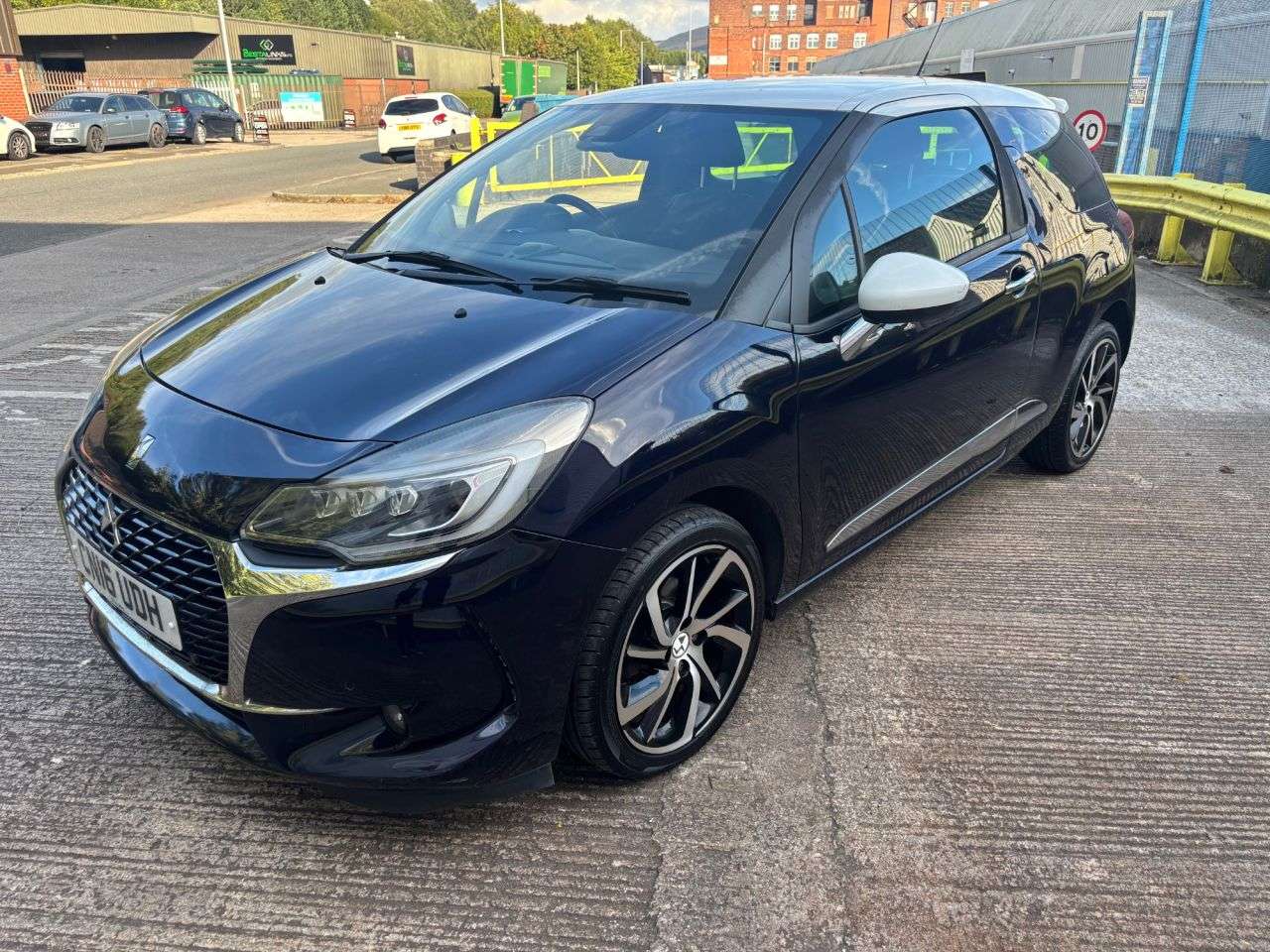 A 2016 DS AUTOMOBILES DS 3 1.2 PureTech Prestige Hatchback 3dr Petrol EAT6 Euro 6 (s/s) (110 ps) A 2016 DS AUTOMOBILES DS 3 1.2 PureTech Prestige Hatchback 3dr Petrol EAT6 Euro 6 (s/s) (110 ps)