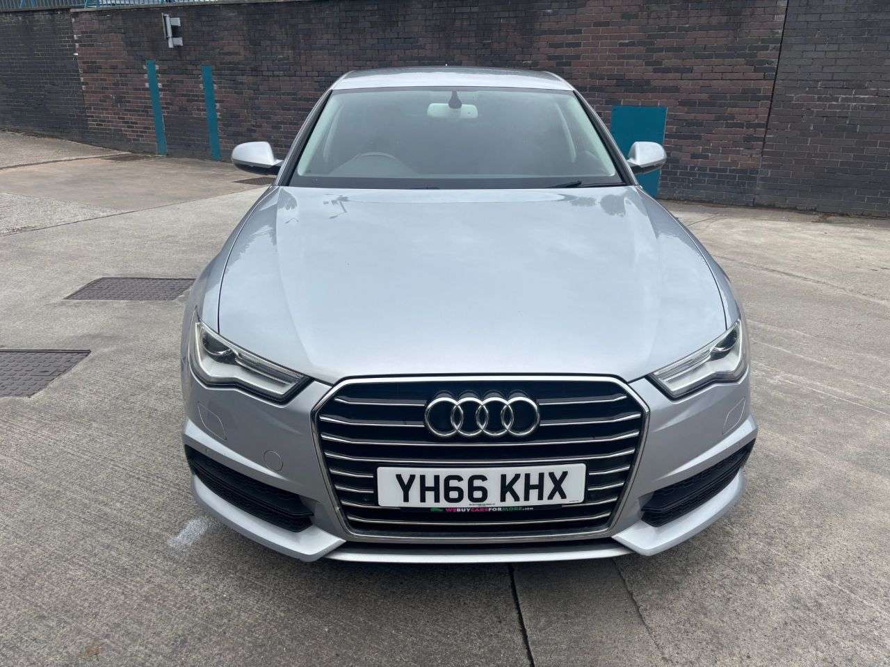 A 2016 AUDI A6 SALOON 2.0 TDI ultra SE Executive Saloon 4dr Diesel S Tronic Euro 6 (s/s) (190 ps) A 2016 AUDI A6 SALOON 2.0 TDI ultra SE Executive Saloon 4dr Diesel S Tronic Euro 6 (s/s) (190 ps)