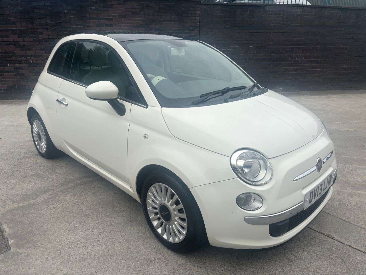 A 2013 FIAT 500 1.2 Lounge Hatchback 3dr Petrol Manual Euro 4 (69 bhp) A 2013 FIAT 500 1.2 Lounge Hatchback 3dr Petrol Manual Euro 4 (69 bhp)