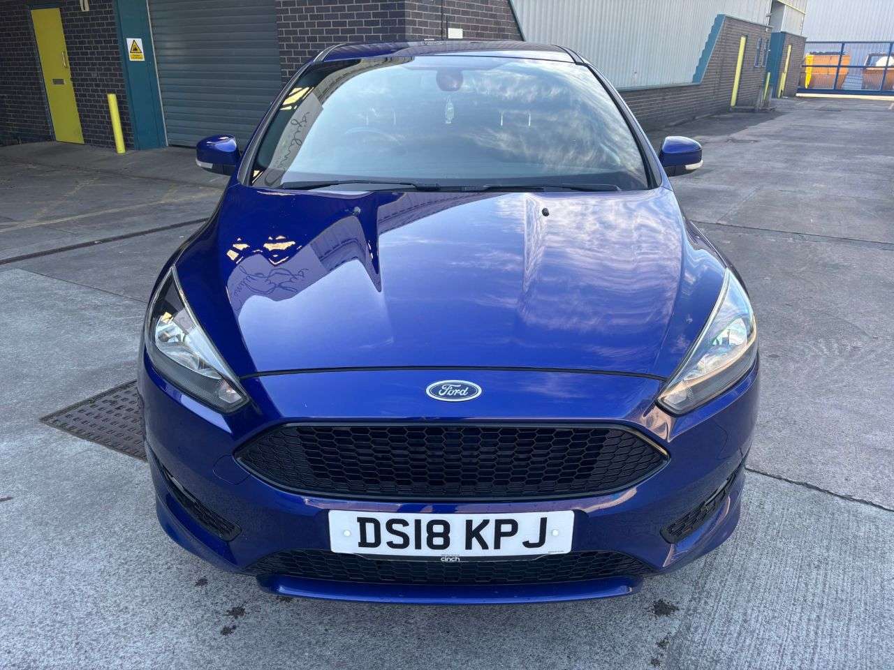 A 2018 FORD FOCUS 1.0T EcoBoost ST-Line X Hatchback 5dr Petrol Manual Euro 6 (s/s) (140 ps) A 2018 FORD FOCUS 1.0T EcoBoost ST-Line X Hatchback 5dr Petrol Manual Euro 6 (s/s) (140 ps)