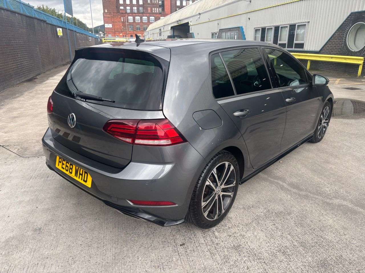 A 2018 VOLKSWAGEN GOLF 1.5 TSI EVO R-Line Hatchback 5dr Petrol Manual Euro 6 (s/s) (150 ps) A 2018 VOLKSWAGEN GOLF 1.5 TSI EVO R-Line Hatchback 5dr Petrol Manual Euro 6 (s/s) (150 ps)