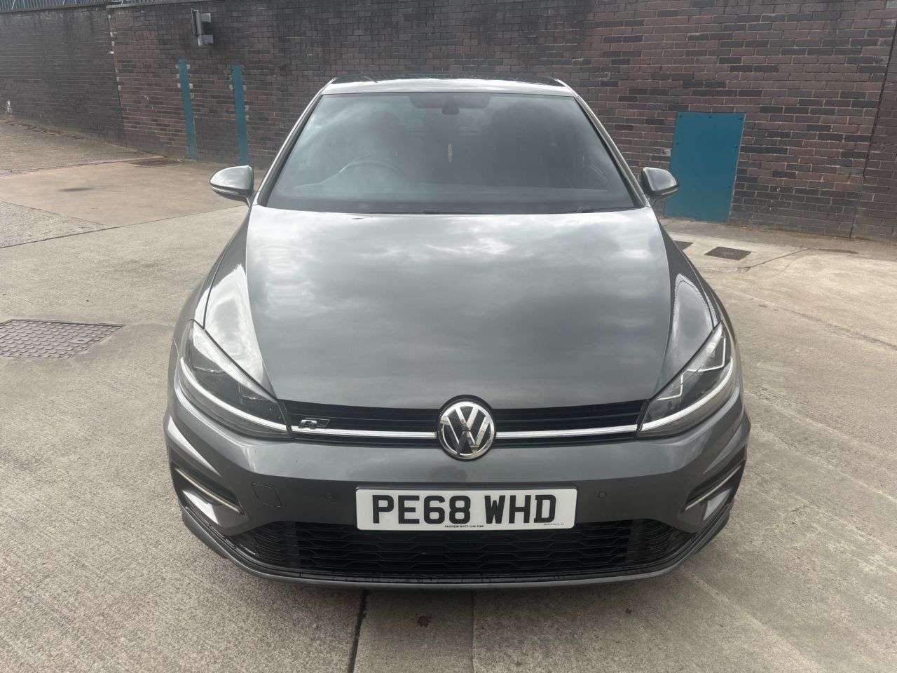 A 2018 VOLKSWAGEN GOLF 1.5 TSI EVO R-Line Hatchback 5dr Petrol Manual Euro 6 (s/s) (150 ps) A 2018 VOLKSWAGEN GOLF 1.5 TSI EVO R-Line Hatchback 5dr Petrol Manual Euro 6 (s/s) (150 ps)