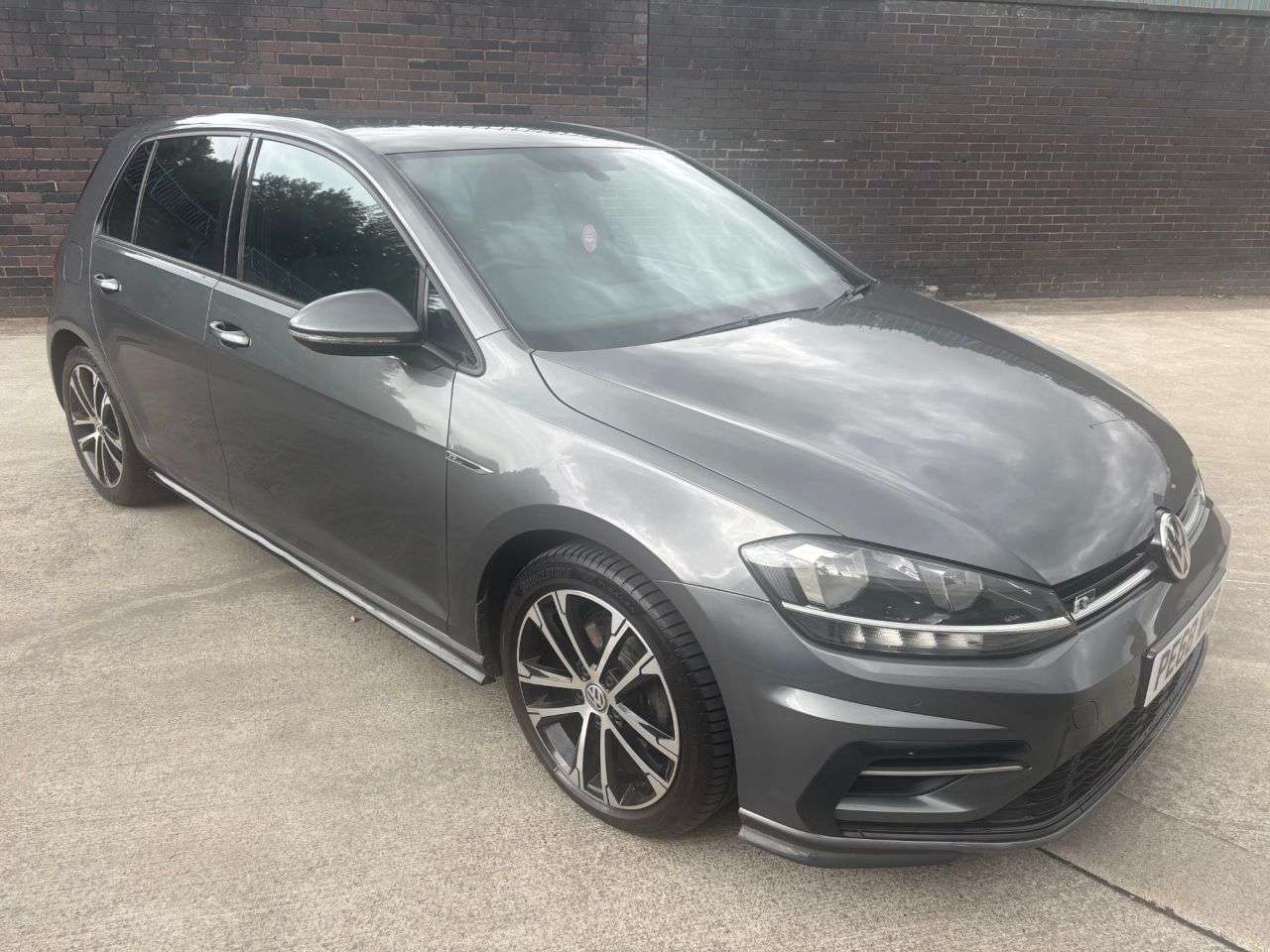 A 2018 VOLKSWAGEN GOLF 1.5 TSI EVO R-Line Hatchback 5dr Petrol Manual Euro 6 (s/s) (150 ps) A 2018 VOLKSWAGEN GOLF 1.5 TSI EVO R-Line Hatchback 5dr Petrol Manual Euro 6 (s/s) (150 ps)