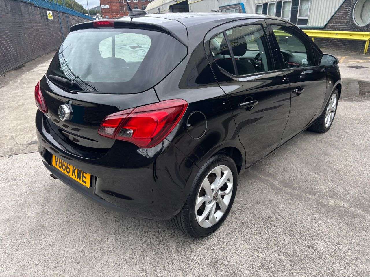 A 2016 VAUXHALL CORSA 1.4i ecoFLEX SRi Hatchback 5dr Petrol Manual Euro 6 (90 ps) A 2016 VAUXHALL CORSA 1.4i ecoFLEX SRi Hatchback 5dr Petrol Manual Euro 6 (90 ps)