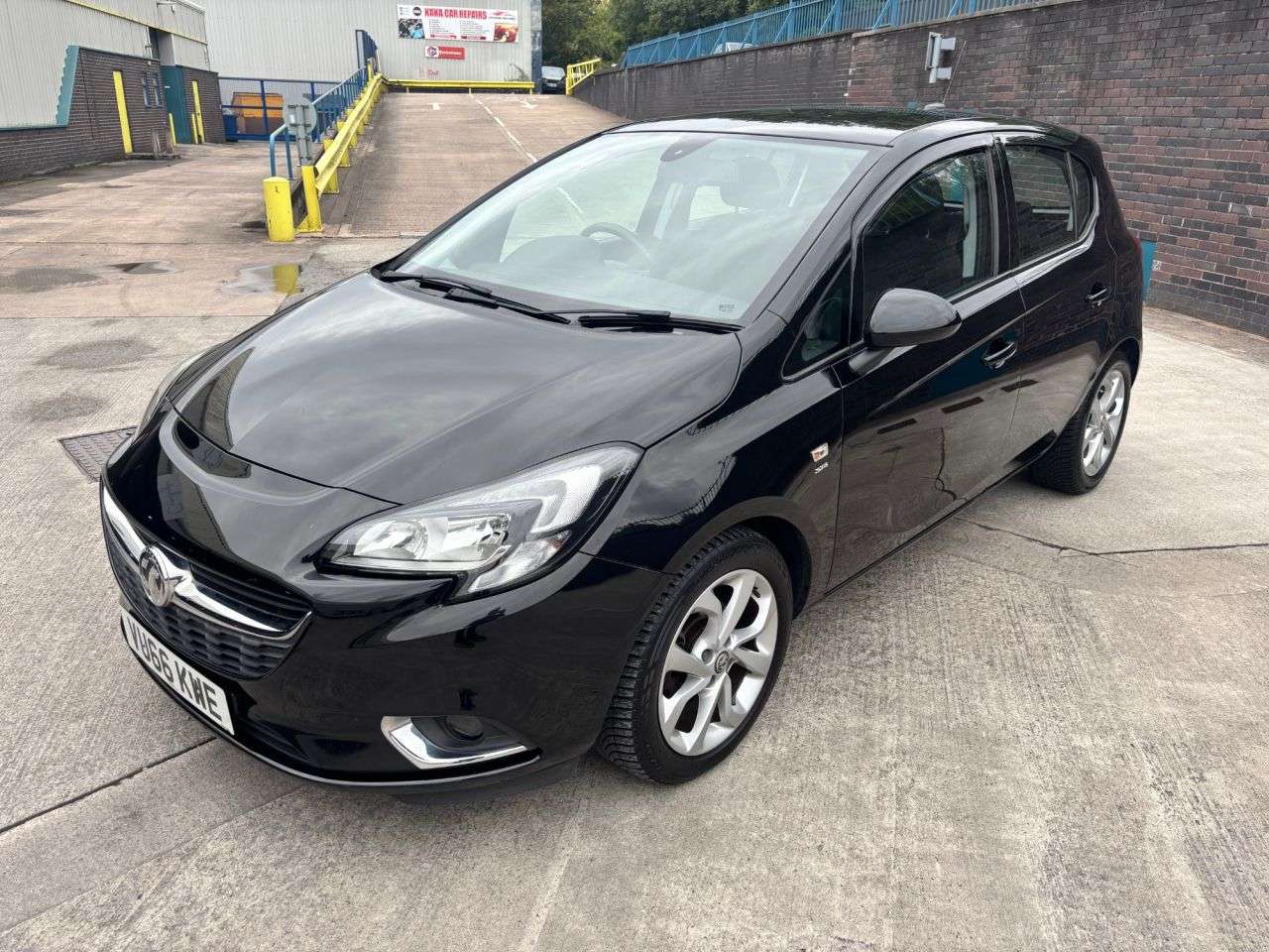 A 2016 VAUXHALL CORSA 1.4i ecoFLEX SRi Hatchback 5dr Petrol Manual Euro 6 (90 ps) A 2016 VAUXHALL CORSA 1.4i ecoFLEX SRi Hatchback 5dr Petrol Manual Euro 6 (90 ps)
