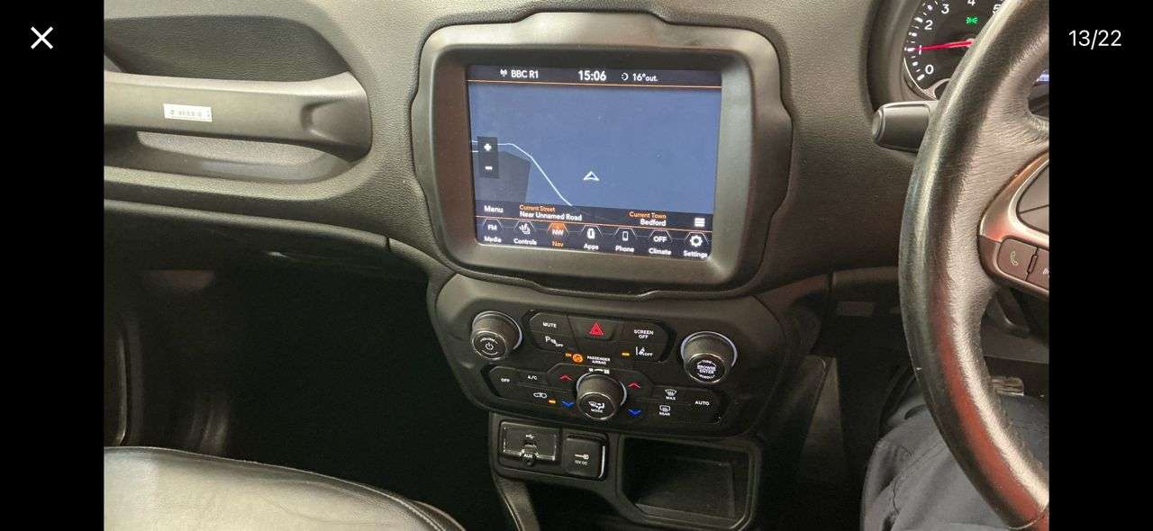 A 2019 JEEP RENEGADE 1.0 GSE T3 Limited SUV 5dr Petrol Manual Euro 6 (s/s) (120 ps) A 2019 JEEP RENEGADE 1.0 GSE T3 Limited SUV 5dr Petrol Manual Euro 6 (s/s) (120 ps)