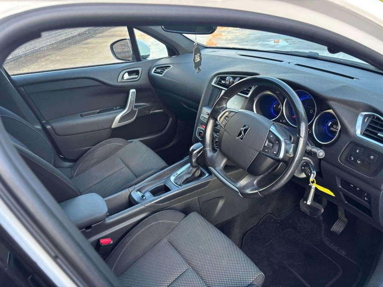 2016 DS AUTOMOBILES DS 4 2016 DS AUTOMOBILES DS 4