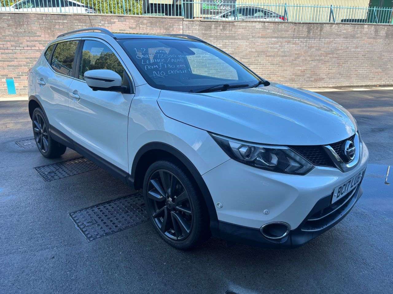 A 2017 NISSAN QASHQAI 1.2 DIG-T Tekna SUV 5dr Petrol Manual 2WD Euro 6 (s/s) (115 ps) A 2017 NISSAN QASHQAI 1.2 DIG-T Tekna SUV 5dr Petrol Manual 2WD Euro 6 (s/s) (115 ps)