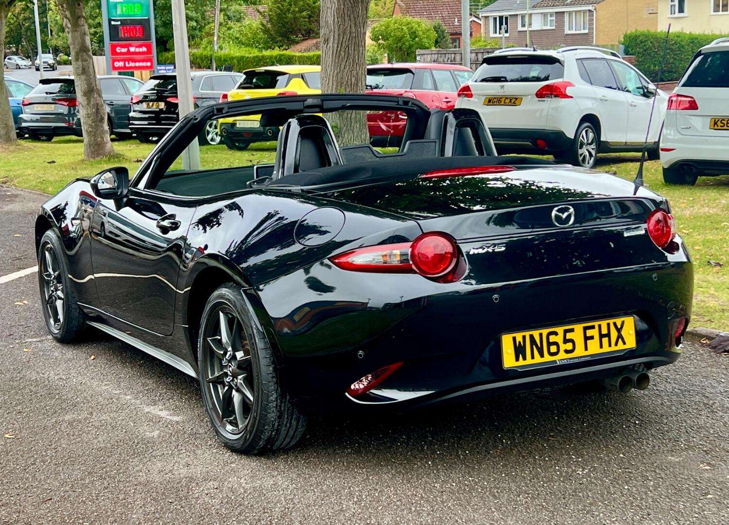 2015 MAZDA MX-5 2015 MAZDA MX-5