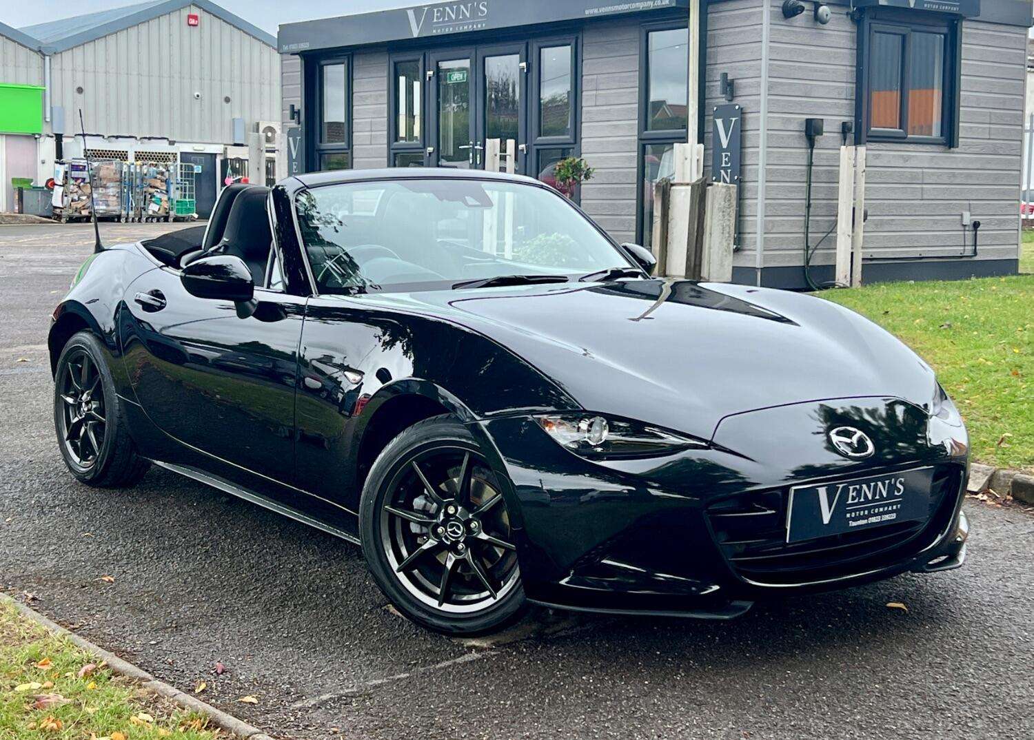 A 2015 MAZDA MX-5 1.5 SKYACTIV-G Sport Nav A 2015 MAZDA MX-5 1.5 SKYACTIV-G Sport Nav