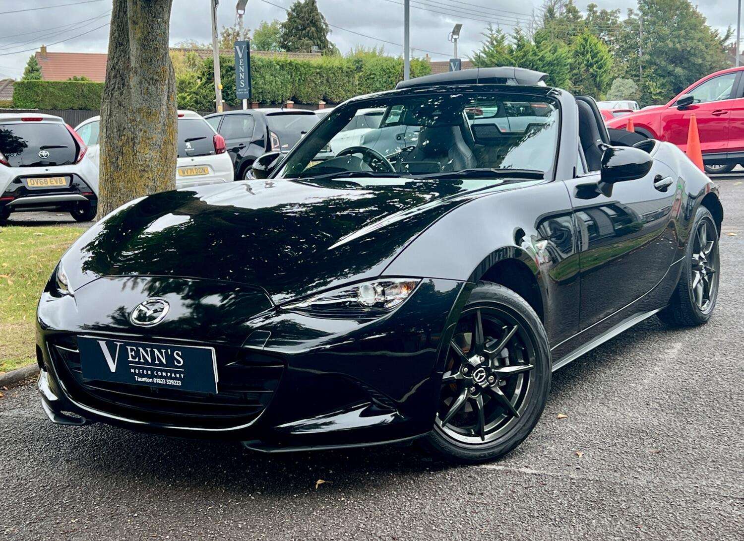 A 2015 MAZDA MX-5 1.5 SKYACTIV-G Sport Nav A 2015 MAZDA MX-5 1.5 SKYACTIV-G Sport Nav