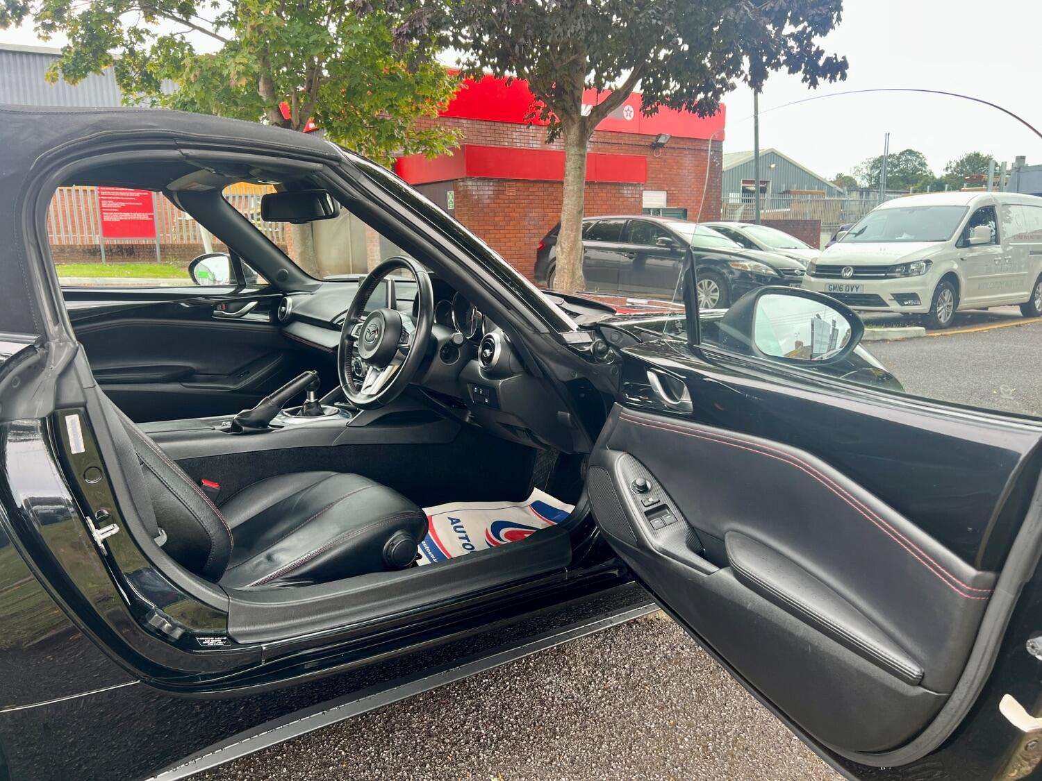 2015 MAZDA MX-5 2015 MAZDA MX-5