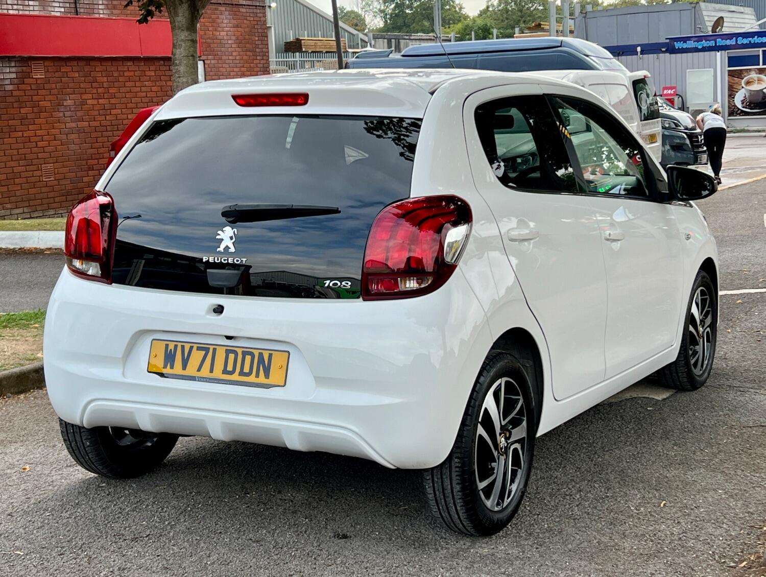 2021 PEUGEOT 108 2021 PEUGEOT 108