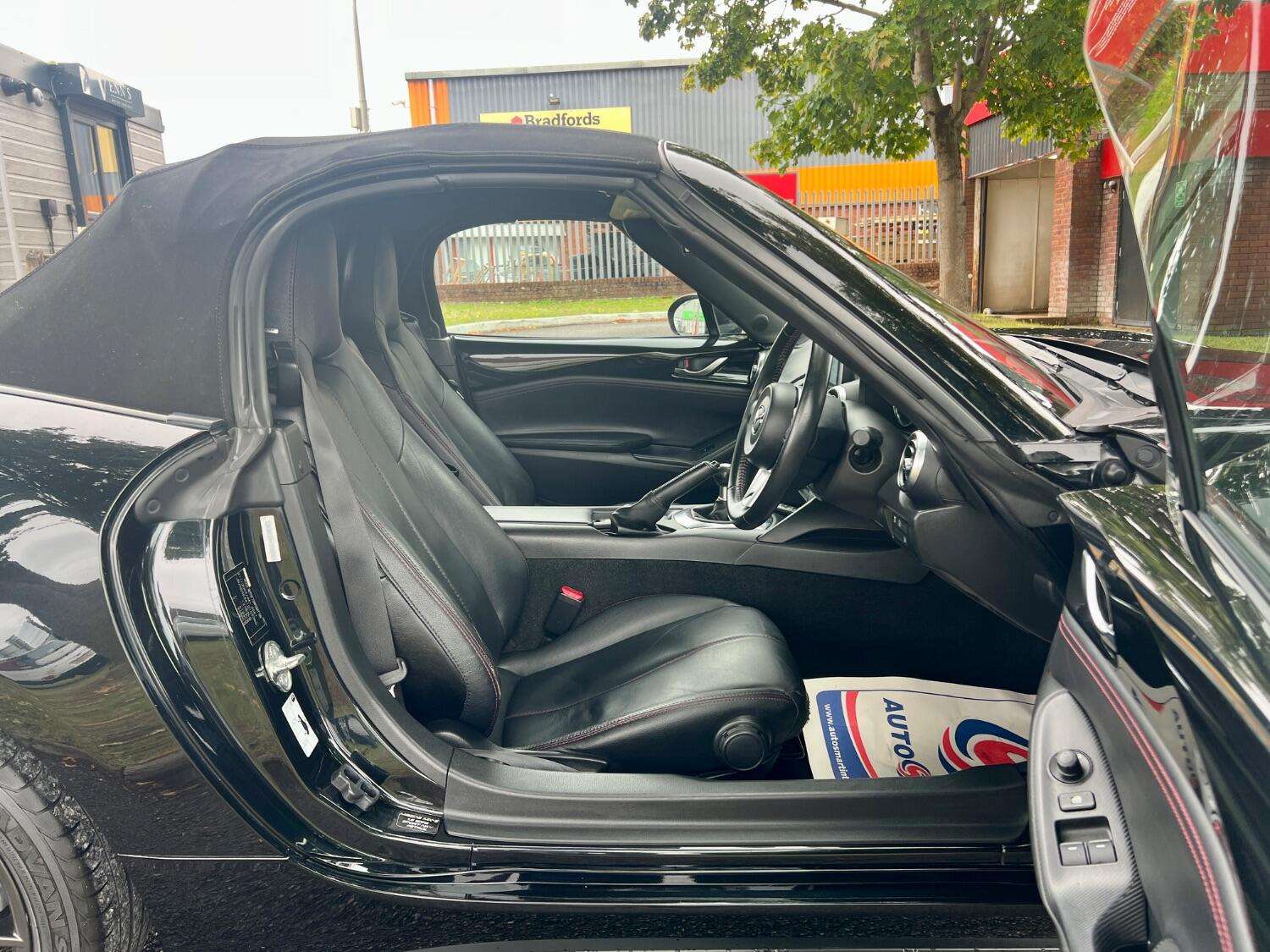 2015 MAZDA MX-5 2015 MAZDA MX-5