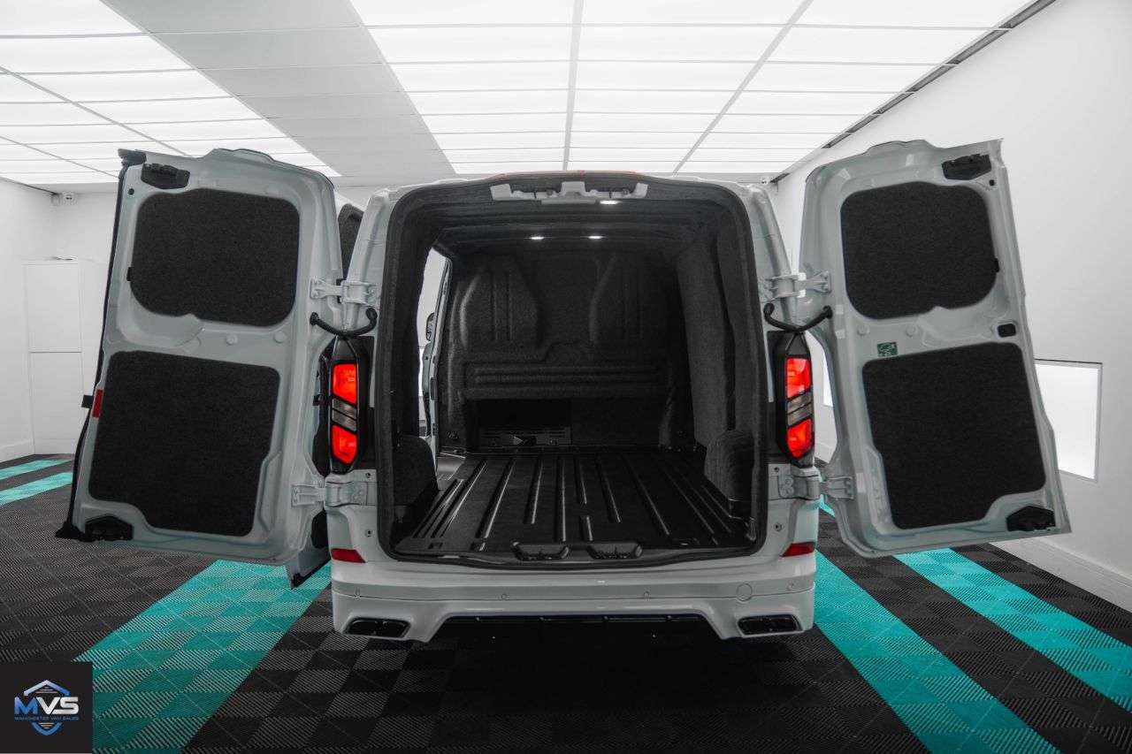 A 0 FORD TRANSIT CUSTOM 2.0 SWB MCR EDITION - 20" ALLOYS - LOWERED - TOP SPEC A 0 FORD TRANSIT CUSTOM 2.0 SWB MCR EDITION - 20" ALLOYS - LOWERED - TOP SPEC