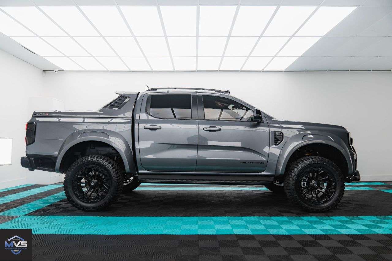 A 0 FORD RANGER 3.0 V6 PREDATOR WIDE ARCH EDITION CARBONISED GREY A 0 FORD RANGER 3.0 V6 PREDATOR WIDE ARCH EDITION CARBONISED GREY