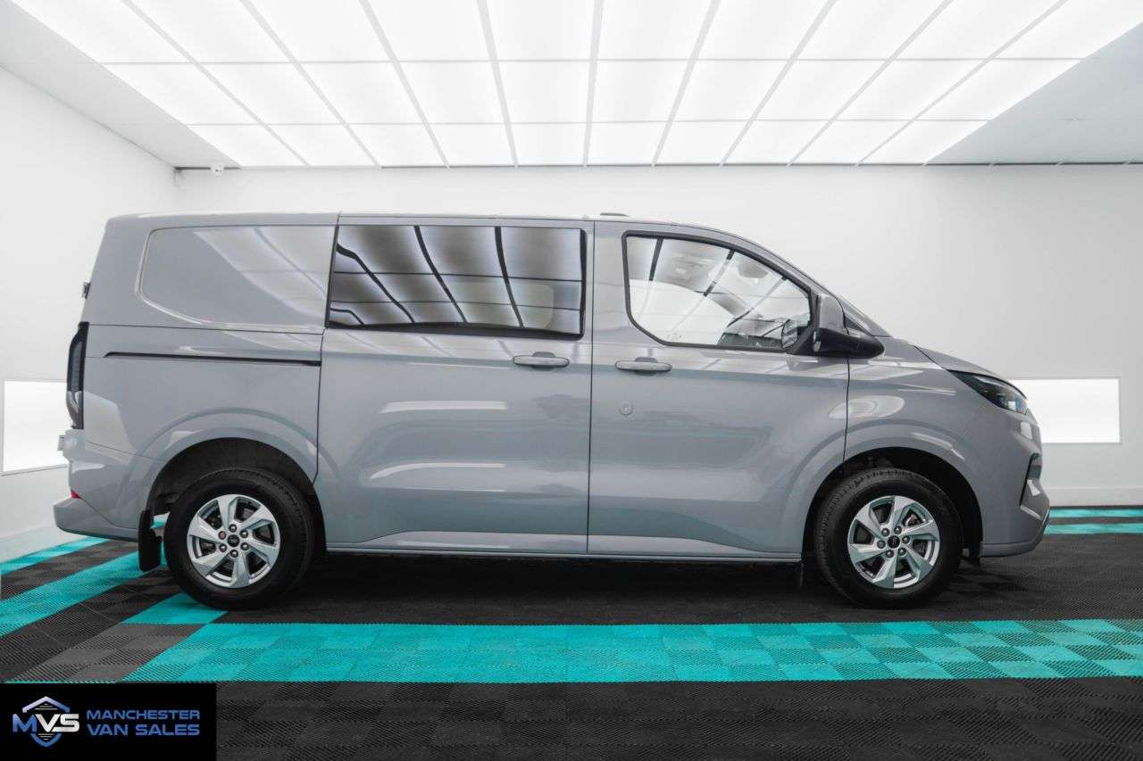 A null FORD TRANSIT CUSTOM 2.0 SWB FACTORY DCAB AUTO - 6 SEATS - HIGH SPEC A null FORD TRANSIT CUSTOM 2.0 SWB FACTORY DCAB AUTO - 6 SEATS - HIGH SPEC