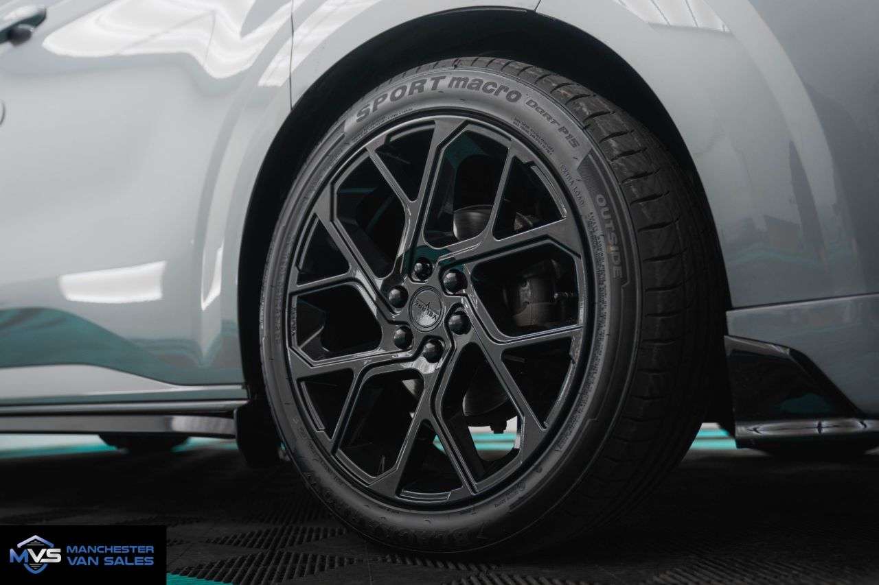 A null FORD TRANSIT CUSTOM 2.0 LWB HALO X SPORTS EDITION DCAB AUTO - GREY MATTER A null FORD TRANSIT CUSTOM 2.0 LWB HALO X SPORTS EDITION DCAB AUTO - GREY MATTER