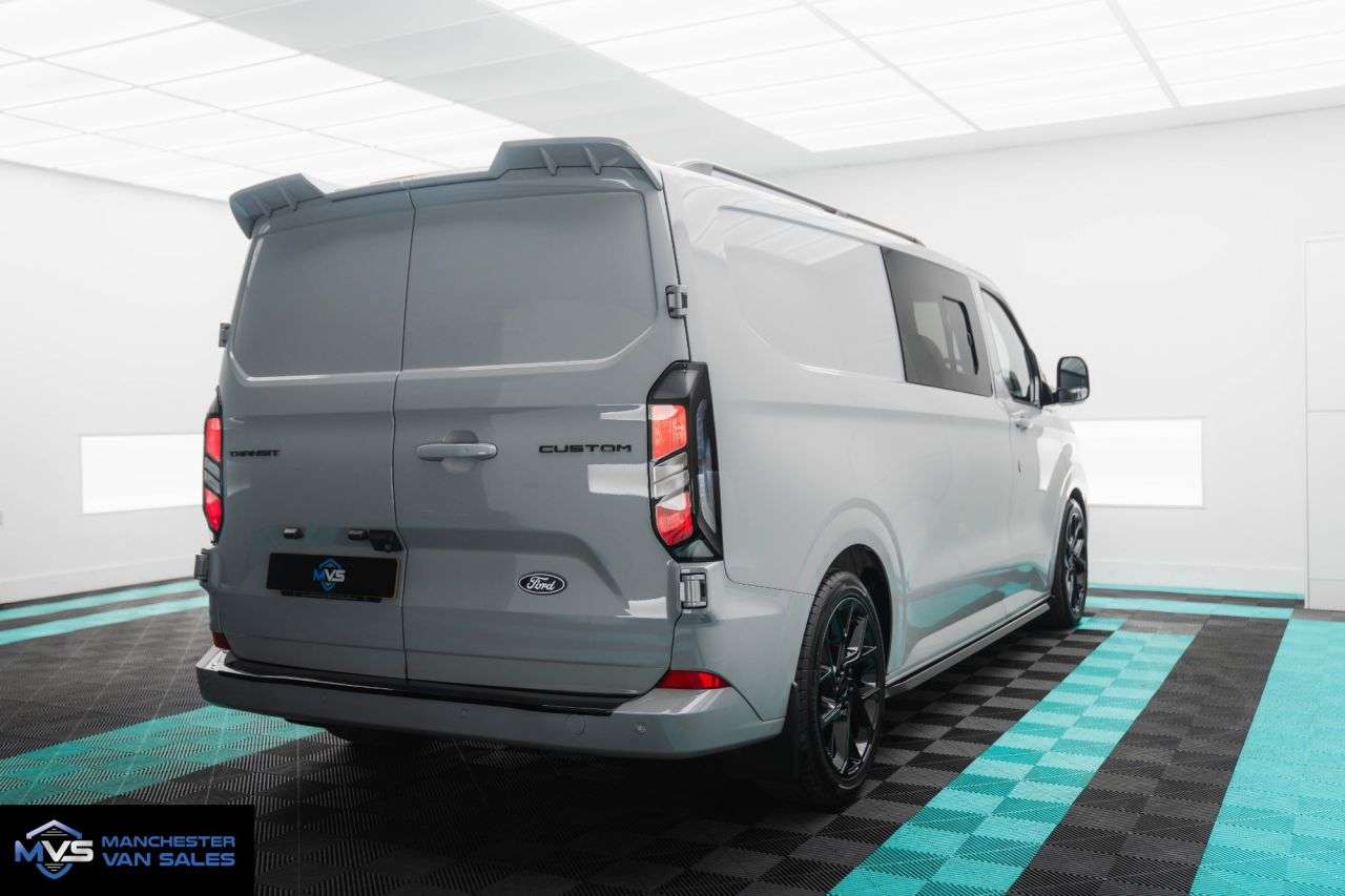 A null FORD TRANSIT CUSTOM 2.0 LWB HALO X SPORTS EDITION DCAB AUTO - GREY MATTER A null FORD TRANSIT CUSTOM 2.0 LWB HALO X SPORTS EDITION DCAB AUTO - GREY MATTER