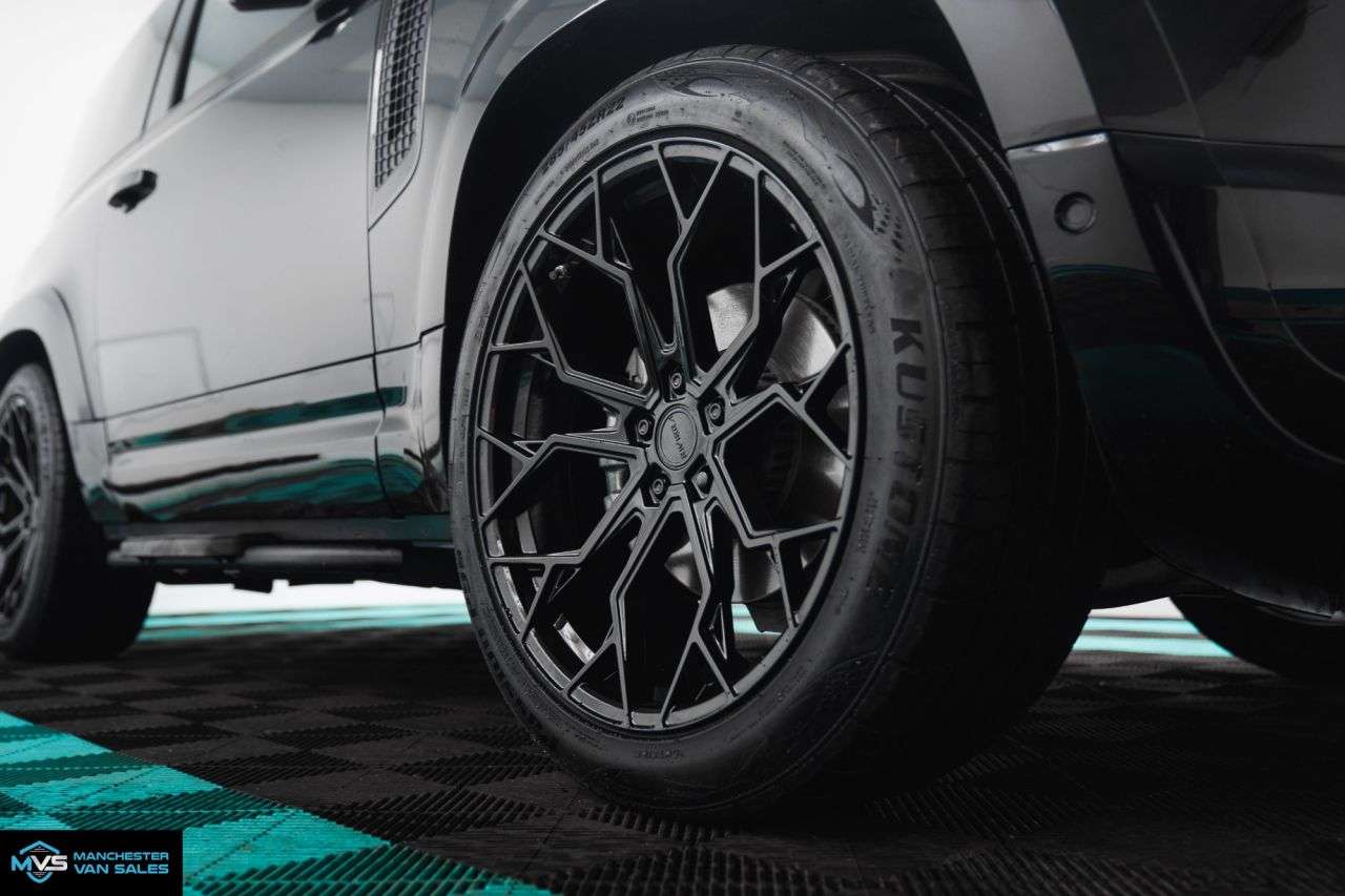 A 2025 LAND ROVER DEFENDER 3.0 Hard Top 250bhp Auto 3SEATS MCR WIDE ARCH BLACK EDITION A 2025 LAND ROVER DEFENDER 3.0 Hard Top 250bhp Auto 3SEATS MCR WIDE ARCH BLACK EDITION