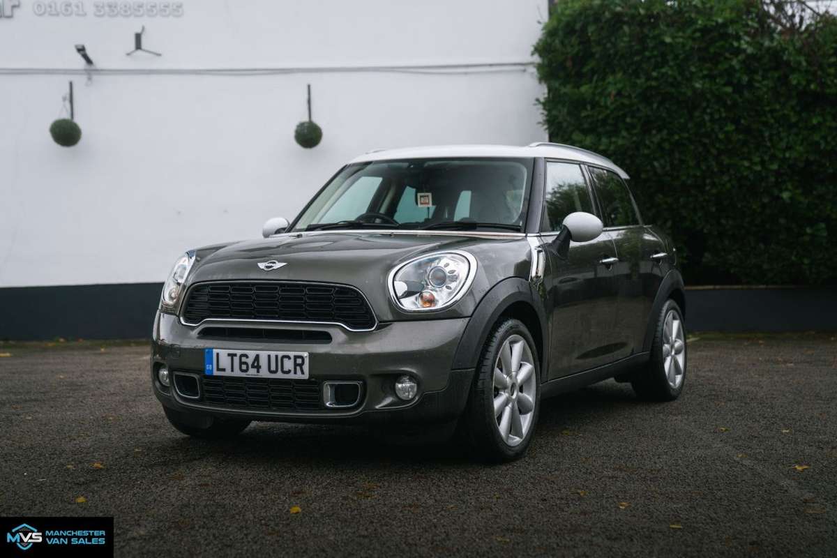 Check out this Mini Countryman 2014 Petrol Manual