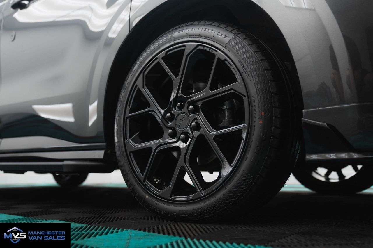 A null FORD TRANSIT CUSTOM 2.0 LWB HALO X SPORTS EDITION 170BHP AUTO FACTORY DCAB A null FORD TRANSIT CUSTOM 2.0 LWB HALO X SPORTS EDITION 170BHP AUTO FACTORY DCAB