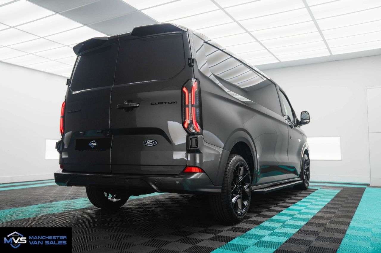 A 2024 FORD TRANSIT CUSTOM 2.0 300 LWB HALO X SPORT 170BHP AUTO - MAGNETIC GREY A 2024 FORD TRANSIT CUSTOM 2.0 300 LWB HALO X SPORT 170BHP AUTO - MAGNETIC GREY