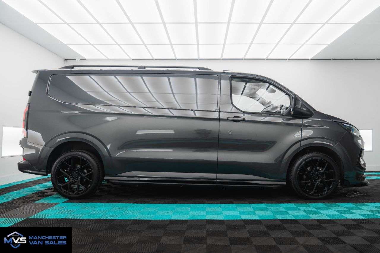 A 2024 FORD TRANSIT CUSTOM 2.0 300 LWB HALO X SPORT 170BHP AUTO - MAGNETIC GREY A 2024 FORD TRANSIT CUSTOM 2.0 300 LWB HALO X SPORT 170BHP AUTO - MAGNETIC GREY