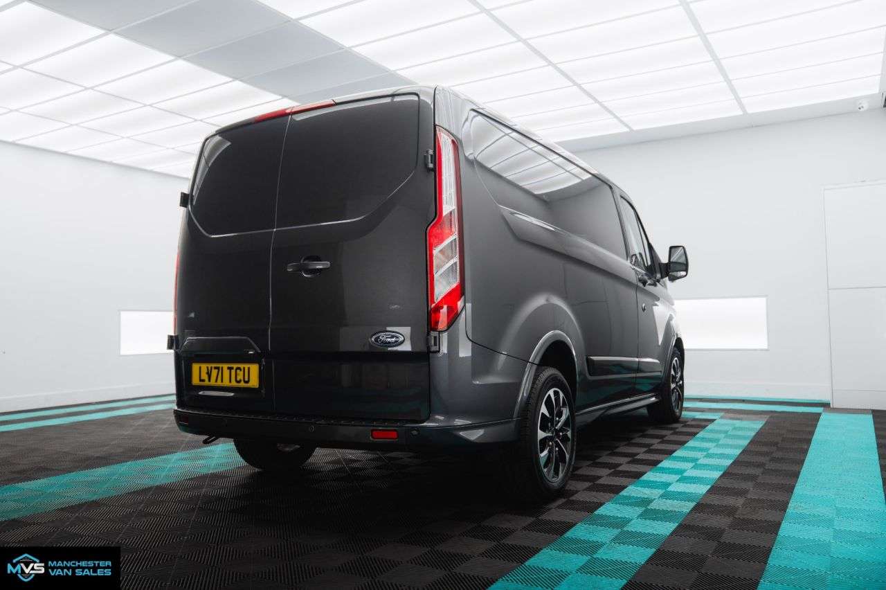 A 2021 FORD TRANSIT CUSTOM 2.0 310 SWB FACTORY 185BHP AUTO SPORT - VERY HIGH SPEC A 2021 FORD TRANSIT CUSTOM 2.0 310 SWB FACTORY 185BHP AUTO SPORT - VERY HIGH SPEC