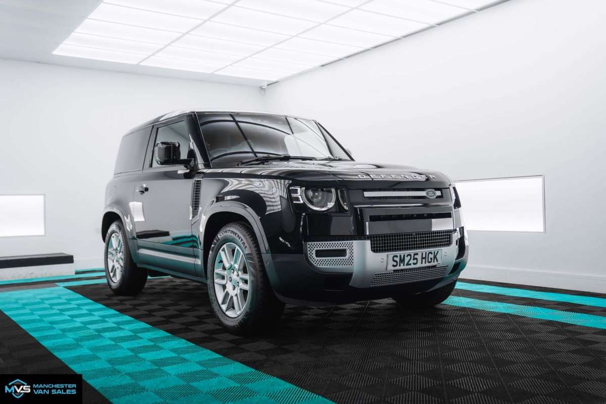 Check out this Land Rover Defender 90 Diesel Automatic