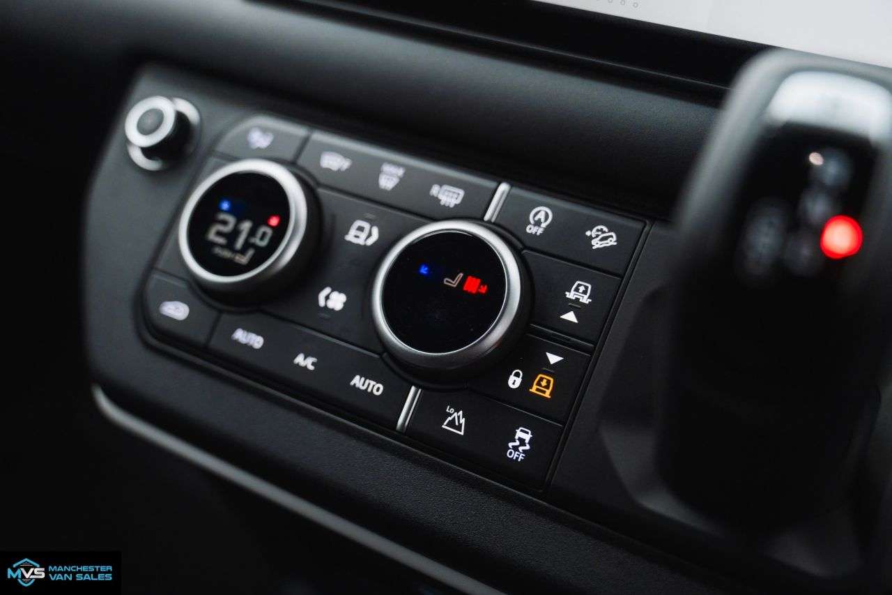 null LAND ROVER DEFENDER 90 null LAND ROVER DEFENDER 90