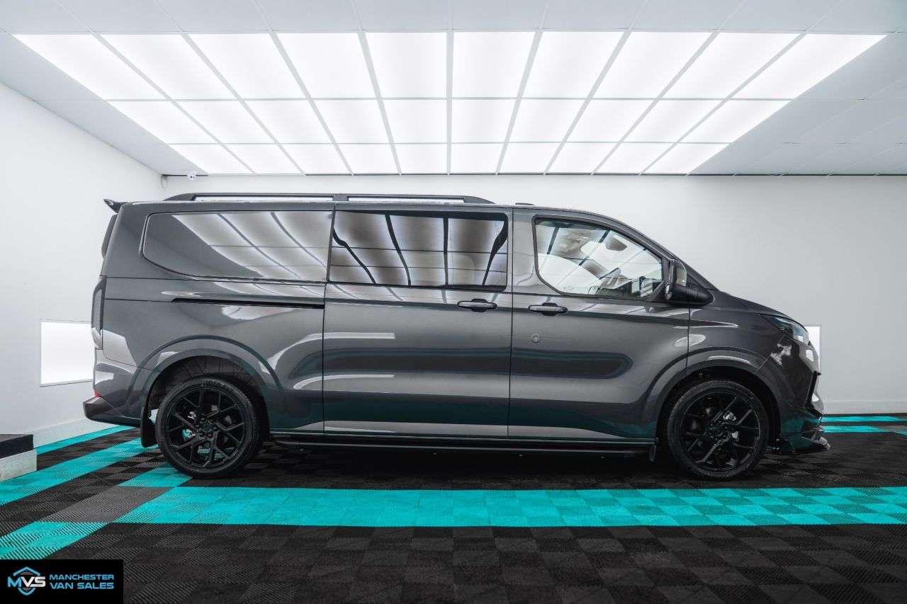 A 2025 FORD TRANSIT CUSTOM 2.0 320 LWB HALO X SPORT EDITION 170BHP AUTO FACTORY DCAB A 2025 FORD TRANSIT CUSTOM 2.0 320 LWB HALO X SPORT EDITION 170BHP AUTO FACTORY DCAB