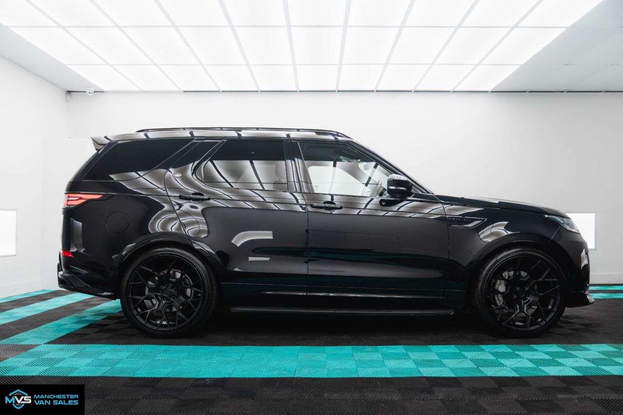 A 2019 LAND ROVER DISCOVERY 3.0 SD V6 HSE SUV 5dr Diesel Auto 4WD Euro 6 (s/s) (306 ps) A 2019 LAND ROVER DISCOVERY 3.0 SD V6 HSE SUV 5dr Diesel Auto 4WD Euro 6 (s/s) (306 ps)