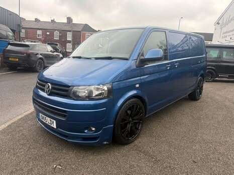 A 2015 VOLKSWAGEN TRANSPORTER 2.0 BiTDI LWB T30 Highline 180BHP DSG AUTO - FSH - WARRANTY A 2015 VOLKSWAGEN TRANSPORTER 2.0 BiTDI LWB T30 Highline 180BHP DSG AUTO - FSH - WARRANTY