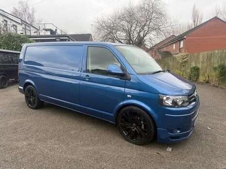A 2015 VOLKSWAGEN TRANSPORTER 2.0 BiTDI LWB T30 Highline 180BHP DSG AUTO - FSH - WARRANTY A 2015 VOLKSWAGEN TRANSPORTER 2.0 BiTDI LWB T30 Highline 180BHP DSG AUTO - FSH - WARRANTY