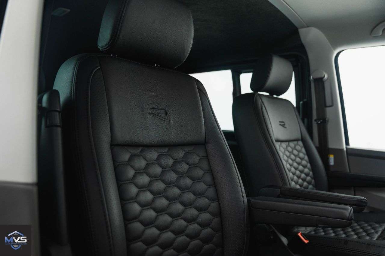 A 2024 VOLKSWAGEN TRANSPORTER 2.0 TDI T32 Highline SWB LV STYLED KOMBI DSG AUTO - LEATHER A 2024 VOLKSWAGEN TRANSPORTER 2.0 TDI T32 Highline SWB LV STYLED KOMBI DSG AUTO - LEATHER